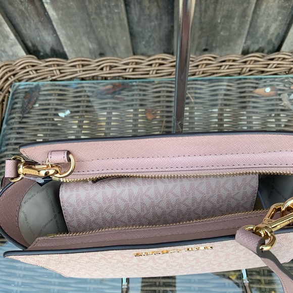 Michael Kors Signature MD Selma Crossbody+Wallet - Picture 5 of 8